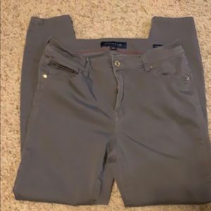 Women’s Tommy Hilfiger Ankle Pants Size 8